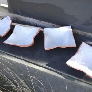 Coupelles en faïence rouge